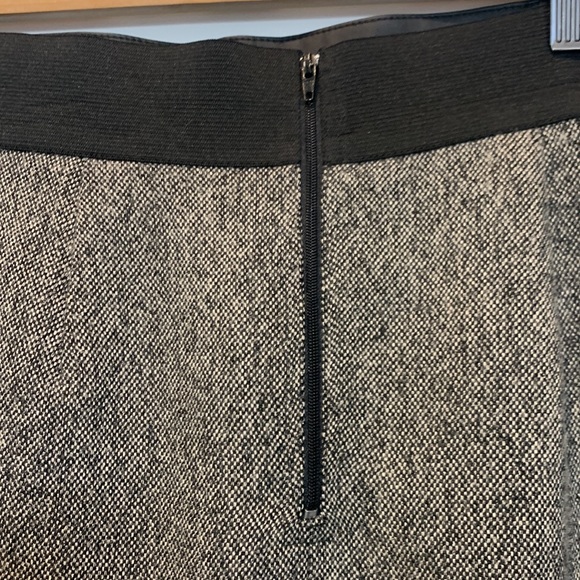 Stylish skirt with elastic/pleather waist - Picture 5 of 6